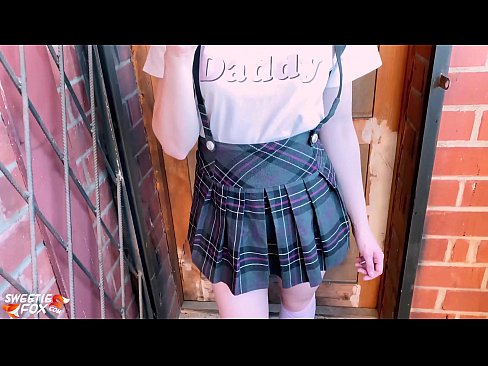 ❤️ 女学生深深地吸吮她的鸡巴,代替上课做爱 ☑ Quality porn﹏﹏