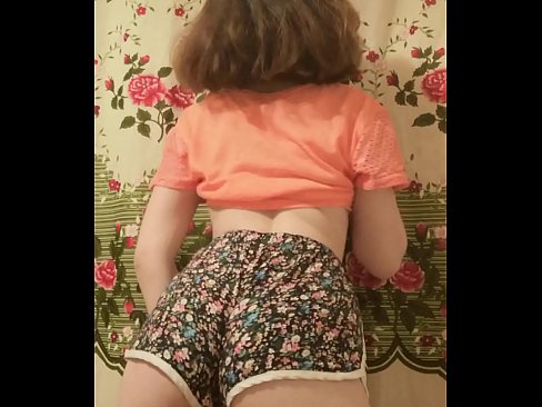 ❤️ 性感的年轻宝贝在镜头前脱下她的短裤 ☑ Quality porn﹏﹏